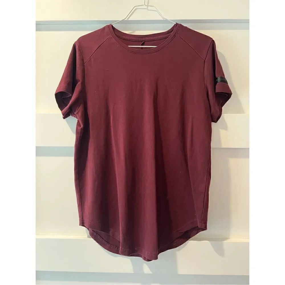 Alphalete Red Rolled Hem Short Sleeve Athletic Athleisure Tee Shirt